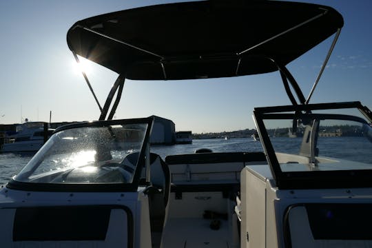 2021 Bayliner VR6 — um barco elegante, espaçoso e luxuoso, perfeito para todos os tipos