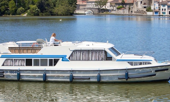 Reserve The 42' Canal Boat For 6 Person In Aquitaine, France