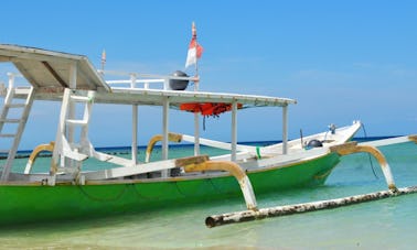 Rent a 15 Person Traditional Boat and Cruise the Gili Islands