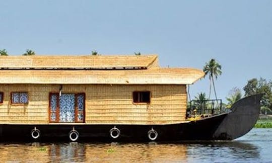 2 bed room premiumhouseboat-
check