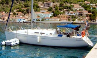 Navigate this 3 Double Cabins GibSea 364 Cruising Monohull in Greece for 6 Person