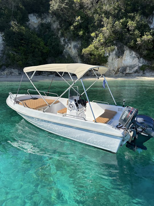 Rent this small boat without license in Sivota, Thesprotia