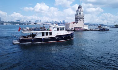 25 Person Yacht for Rent in İstanbul, Turkey