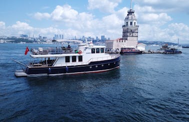 25 Person Yacht for Rent in İstanbul, Turkey