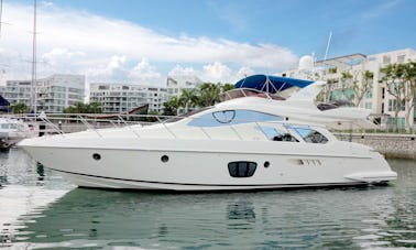 Naviguez avec style à Phuket, en Thaïlande, à bord du méga-yacht à moteur « After 8 » Azimut 55 Evolution