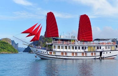 Amazing experience cruising with your dear ones in Thành phố Hạ Long