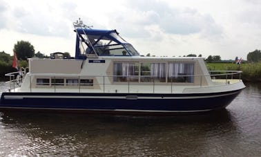 Stern Houseboat 1050 Charter em IJsselstein