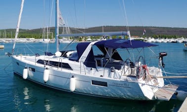 Frete de monocasco Oceanis Cruising Oceanis para 8 pessoas em Sukošan, Croácia