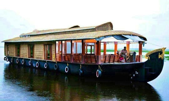 One Bedroom Houseboat  in Kumarakom