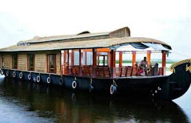 One Bedroom Houseboat  in Kumarakom