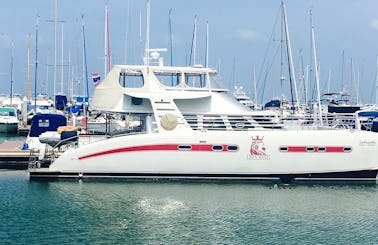 Power Catamaran "Superstar Lion" for charter in Chon Buri, Thailand
