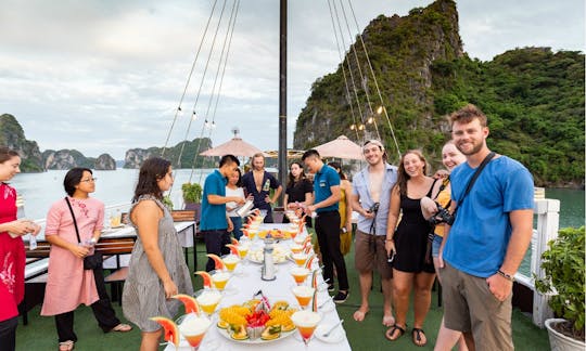 Cruising in Bai Tu Long bay