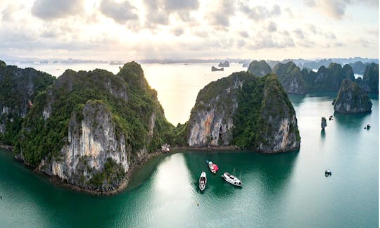 Cruising in Bai Tu Long bay