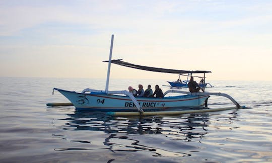 Charter this traditional junk boat for 5 people to enjoy boat trips in Buleleng, Bali