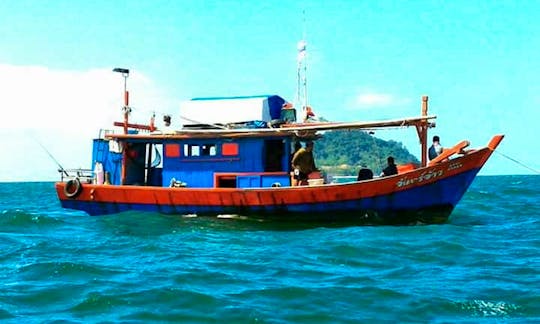 Memorable fishing trip in Satun, Thailand aboard Traditional Trawler for 8 people