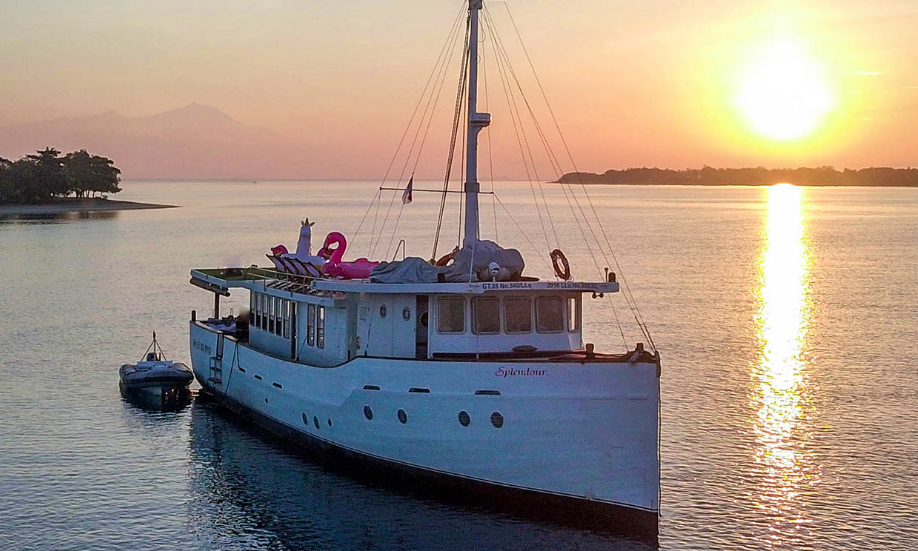 splendour yacht indonesia