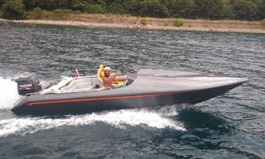 2-Person Speedboat Rental in İstanbul for $100 an hour!