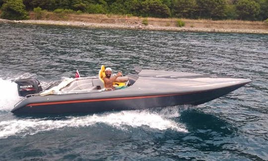 2-Person Speedboat Rental in İstanbul for $100 an hour!