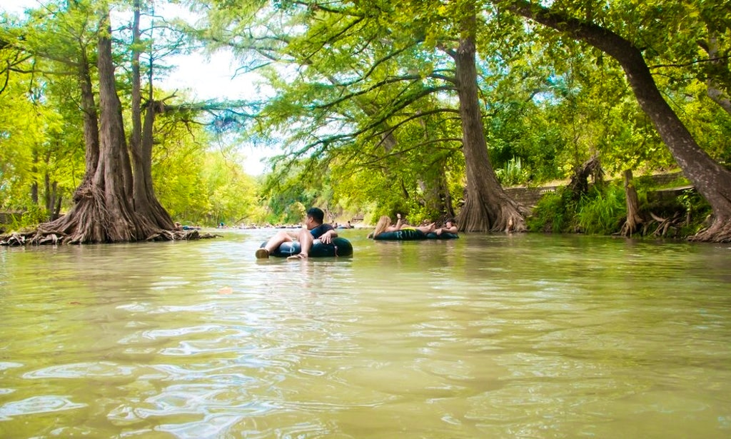 The Perfect Boat Day on Canyon Lake in Texas