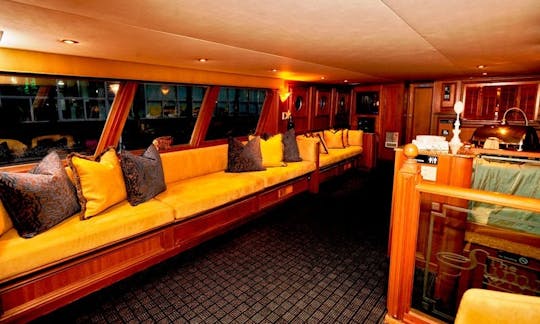 Location d'un yacht à vent d'été de 85 minutes à Fort Lauderdale