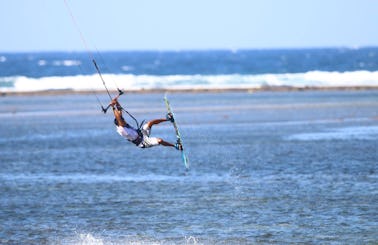 Enjoy the experience kiteboarding in Denpasar, Bali
