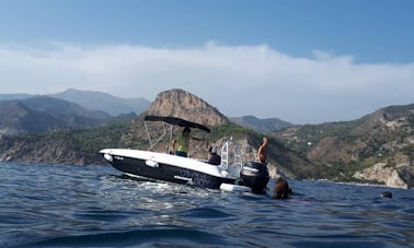 Alugue o automóvel do modelo Bayliner E6 Element XL em La Herradura/Almuñecar