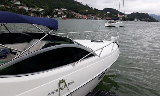 Rent a 29' Phantom Motor Yacht in Santa Catarina, Brazil