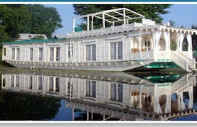 Charter a Houseboat in Srinagar, Jammu and Kashmir