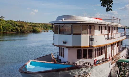 Venez à Barra et séjournez au bateau-hôtel Tapri !