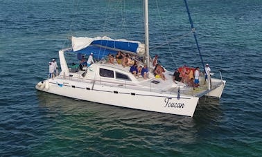 45ft Catamaran GMB45GRP Charter for 35 People in Cancún 