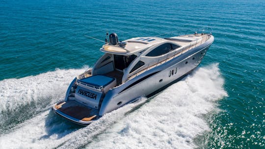 ¡DISFRUTA DE MIAMI EN UN GIANETTI DE 70 PIES!