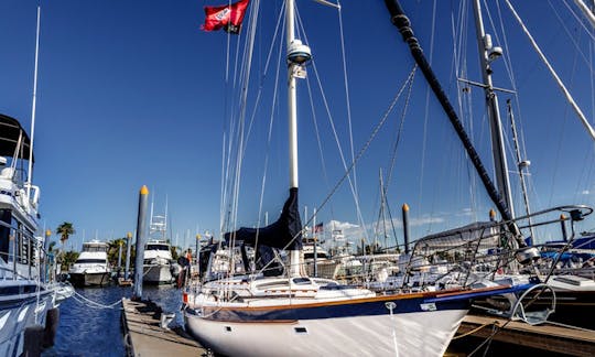 Irwin Center Cockpit 53ft Cruising Monohull in Clear Lake Shores!!