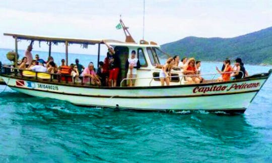 Rent an amazing Trawler Boat in Arraial do Cabo for 30 person!