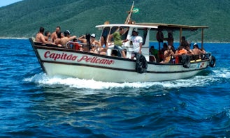 Rent an amazing Trawler Boat in Arraial do Cabo for 30 person!