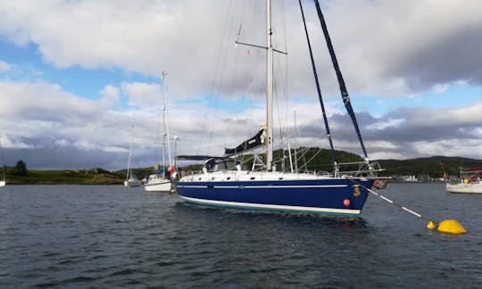 Naviguez et admirez les côtes polonaises à bord du voilier Beneteau 50 avec le capitaine Jan