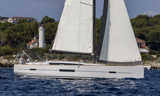 50ft Dufour 520 Cruising Monohull Charter for 8 People in Ljubljana, Slovenia