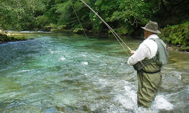 Excursion guidée de pêche à la mouche dans les Alpes juliennes en Slovénie avec Ron