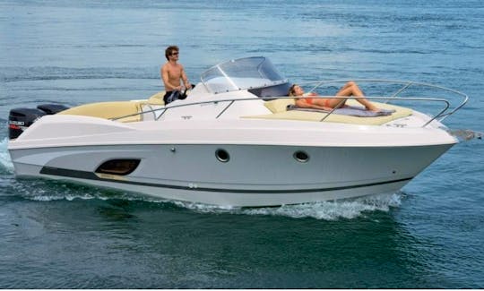 Beneteau Flyer 8.8 Space Deck for Rent in La Rochelle, France  (License Required)