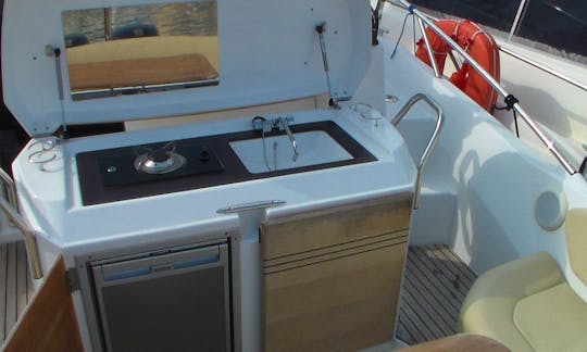 Beneteau Flyer 8.8 Space Deck for Rent in La Rochelle, France  (License Required)