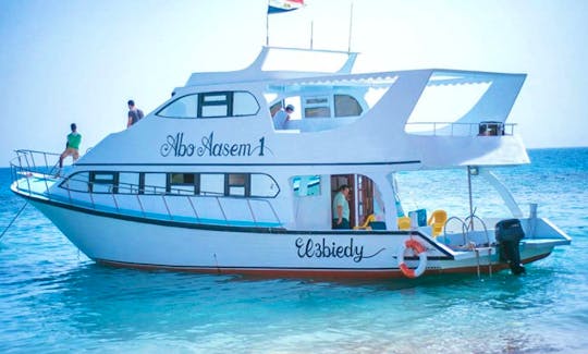Join Us For An Amazing Boat Trip in El-Ein El-Sokhna, Egypt!