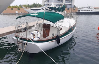 Charter 36' Cruising Monohull In Cancun, Mexico