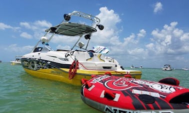 Bateau de ski Monterey M5 de 26 pieds pour les croisières en bateau et les sports nautiques