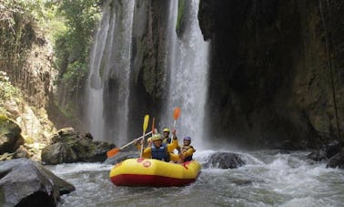 Une aventure de rafting à sensations fortes pour 5 personnes à Probolinggo, en Indonésie