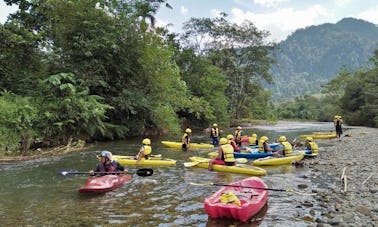 Paseos guiados en kayak en Bukit Lawang, Indonesia