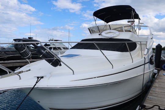 Luxury 35' Silverton 330 Sport Bridge Yacht Rental in Chicago!