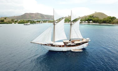 Live An Incredible Sailing Experience in Labuanbajo, Indonesia