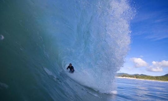 次の冒険のために最大5人まで参加できるブラジルのフロリアノポリスでのサーフィン旅行