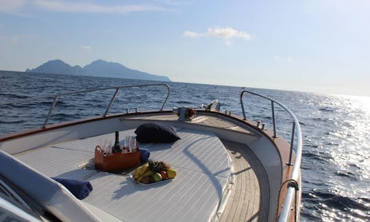 Exclusive Capri Tour for 10 Person on Aprea Mare Boat with Capitan Pietro