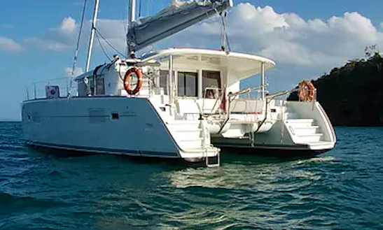 Charter A Atlantis Csl400 Cruising Catamaran In Bedok Reservoir, Singapore