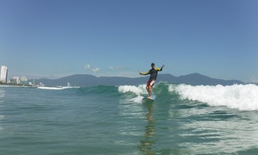 Cours de surf pour 10 personnes sur les magnifiques plages de Đà Nng, Vietnam